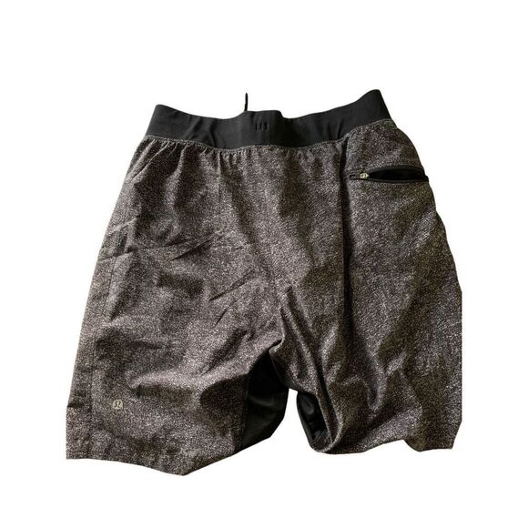 Lululemon T.H.E. Shorts with liner men's - Picture 2 of 4